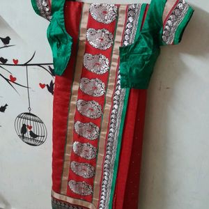 Beautiful Saree With Heavy Border