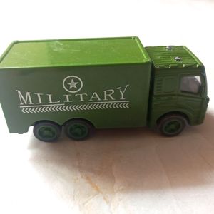 Small Pullback Green Military Van