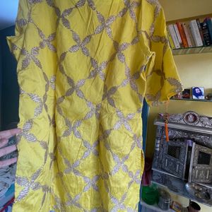 Pretty yellow designer top