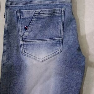 Man Faishonable Jeans