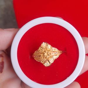 Beautiful New 22crt Gold Ladies Ring