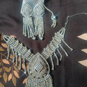 Neckpiece