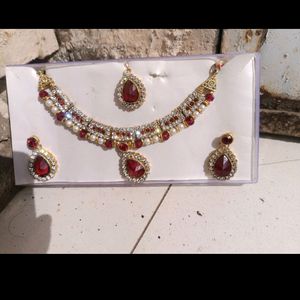 White And Red Colour Diamond Necklace