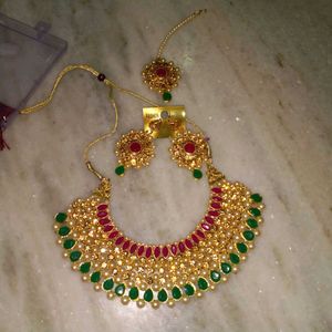 Multi Colour Necklace Earings And Mangtika