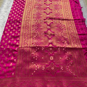 Brand New Soft Silk Rani Saree With Blouse Piece