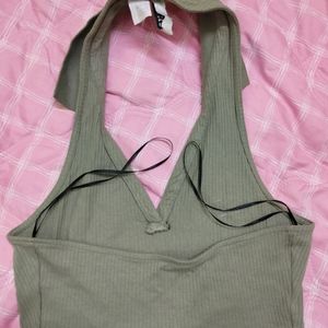 H&M RIBBED HALTER NECK COLLARED TOP