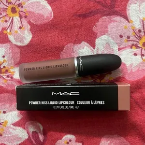 MAC Powder Kiss Liquid Lipstick "Date-Maker"