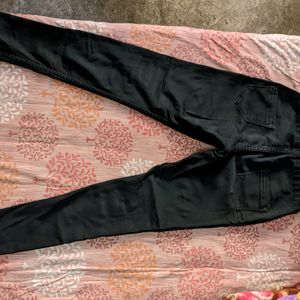 Women Slim Mid Rise Black Jeans