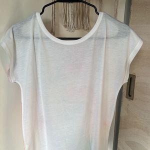 URBANIC White T-shirt With Short Sleeves