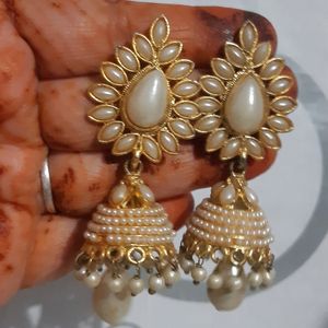 White Gold Jhumka Earings