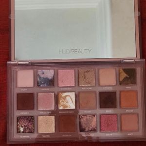 Huda Beauty Naughty Nude Eyeshadow Palette