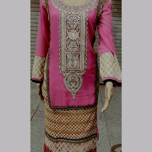 New Women's 6 Combo Long Designer Kurti 😍🥰