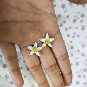 Beautiful White Flower Jewellery Set