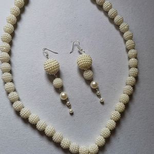 Acrylic White Pearl Necklace with Earing