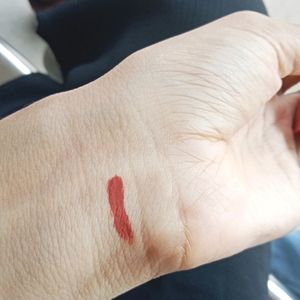 Maybelline Vinyl Super Stay Lipstick