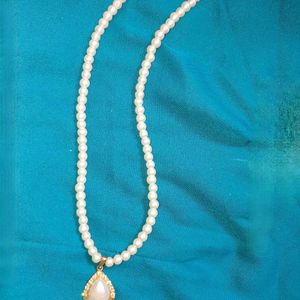 Pearl Pendant Necklace