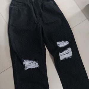 Black Ripped Straight Jean