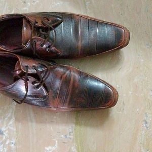 Dual Shade Black And Brown Leather Shoes Uk8