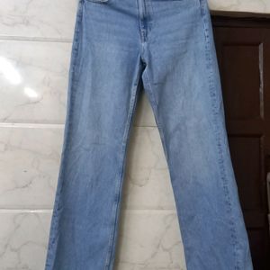 ESSENTIALS ZARA BRANDED LIGHT BLUE JEANS