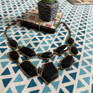 Black Elegant Neckpiece