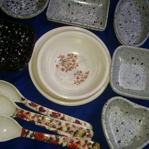 Plastic Crockery Set