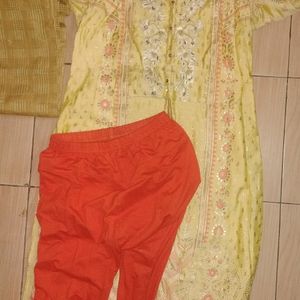 Aurelia Suit Set With Dupatta