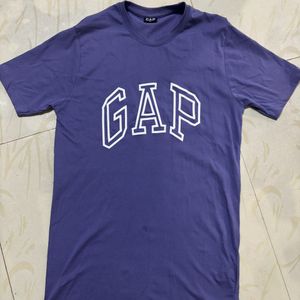 Gap T-shirt