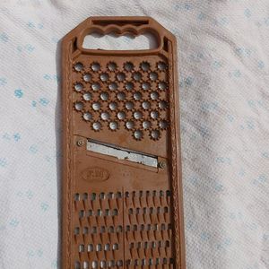 Crisper/grater