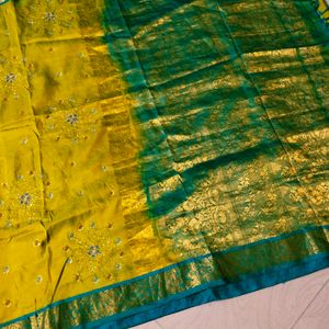 Lime Green Colour Pure Gadwal Saree