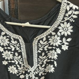 L-Xl Chikankari Short Kurthi