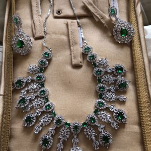 Emerald Heavy Necklace