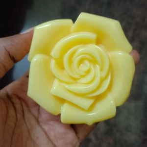 Milk And Saffron Soap 🧼