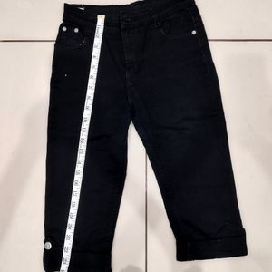 Black Capri Denim Jeans