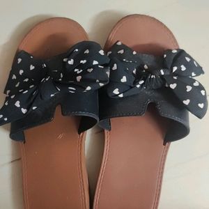 Bow Shaped Slippers