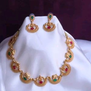 Elegant Jewellery Set