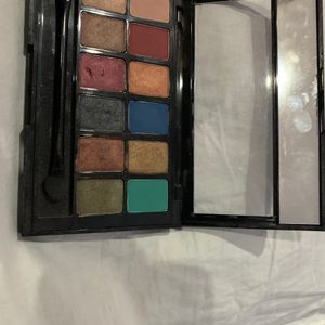 Eyeshadow Lakeme