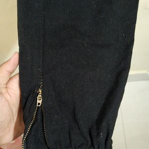 Men's Slim-fit Black Cargo Joggers