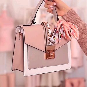 Pretty Sling Bag