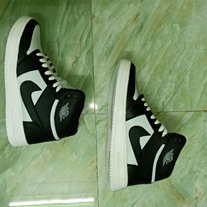 Offer 🎉🎉🎉 ( Air Jordan Shoes For Men)