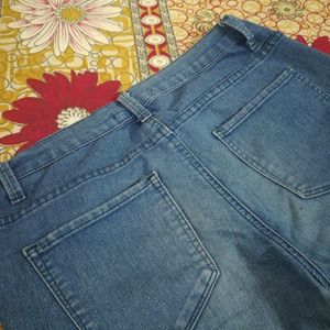 It's FOREVER 21 denim Jeans For Women