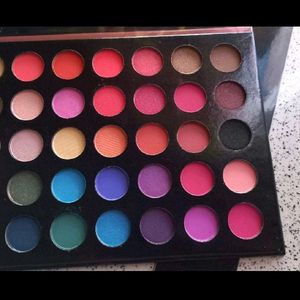 New/Unused 35 Shades Of Eyeshadow