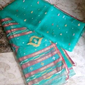 Brand new light weight thread work saree & फॉल