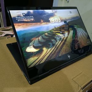 HP ENVY x360 [touchscreen] Ryzen 5 8GB Ram