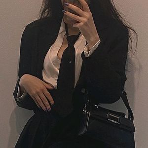 Korean Black Cropped Blazer