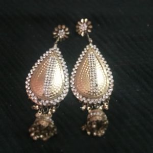 Beautiful 4 Earrings Combo