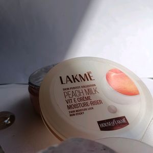 Lakme Peach Milk Moisture