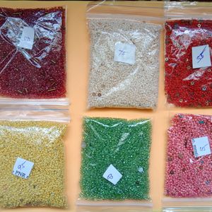 Different Colour Seed Beads (Less Than 100gm)