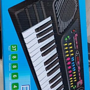 Electronic Piano