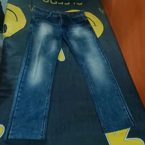 Branded Blue Jeans For Men/Women, Regular Fit.