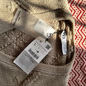 ZARA BRAND NEW SWEATER